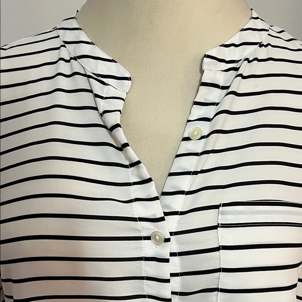 Halogen Black and White Striped Button Down Shirt Roll Tab Sleeves Smile Hem - Picture 7 of 9